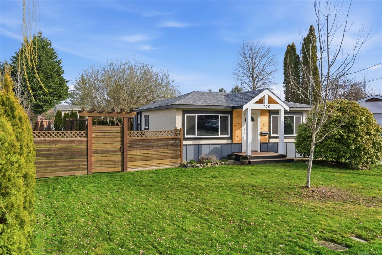 740 Oakley Street, Nanaimo, BC, V9S 1Z8