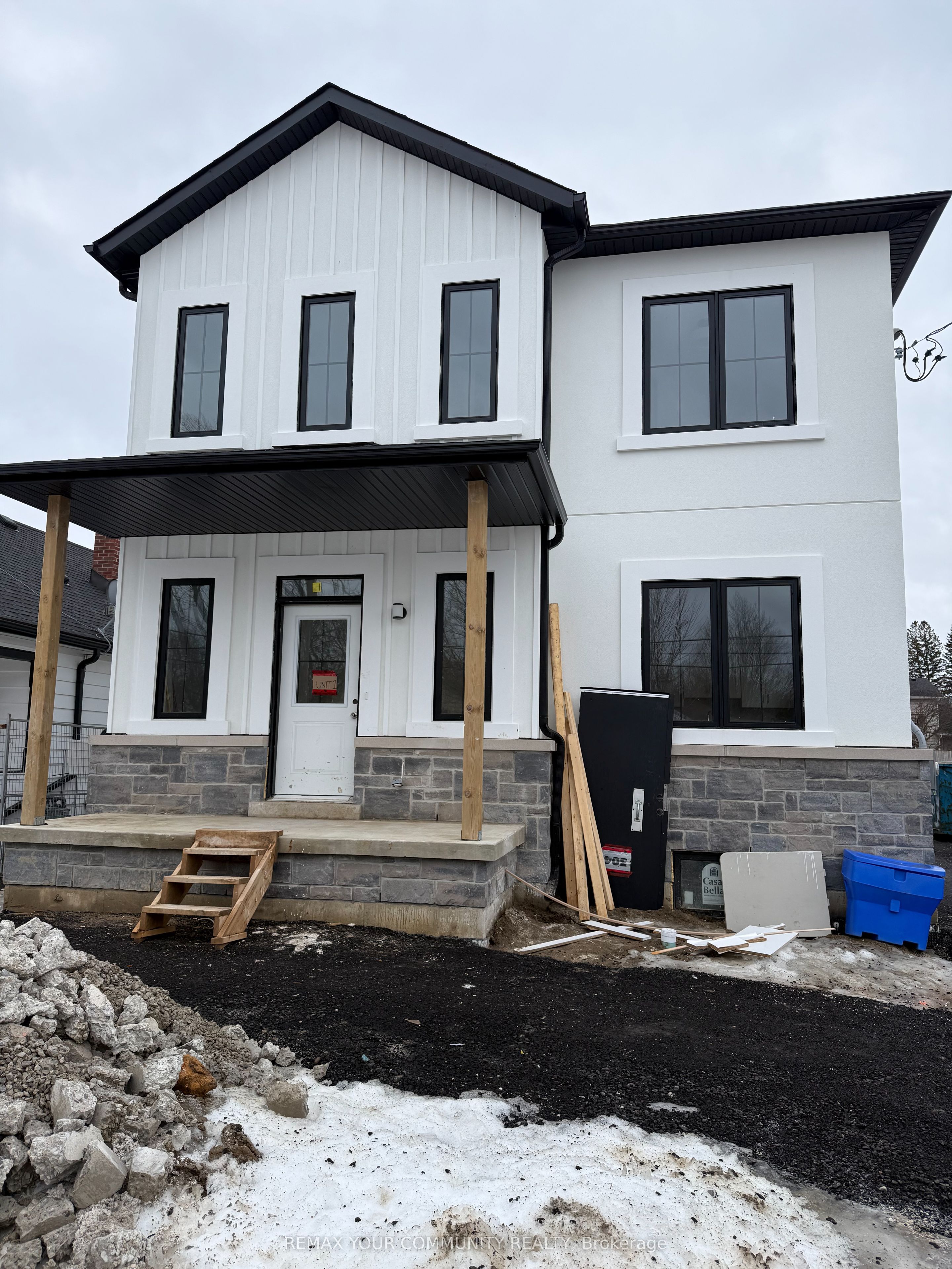 2-19 Cousins Drive, Aurora, ON, L4G 1B2