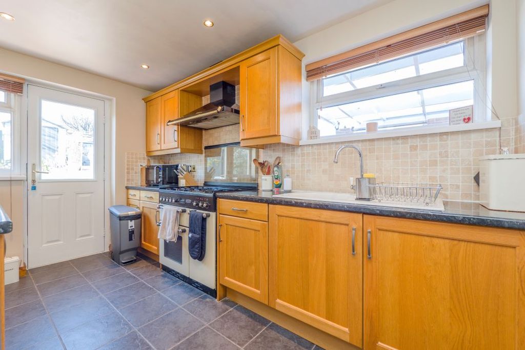Additional image 4 of 3 bed semi-detached house for salePinewood Crescent, Penylan, Cardiff CF23