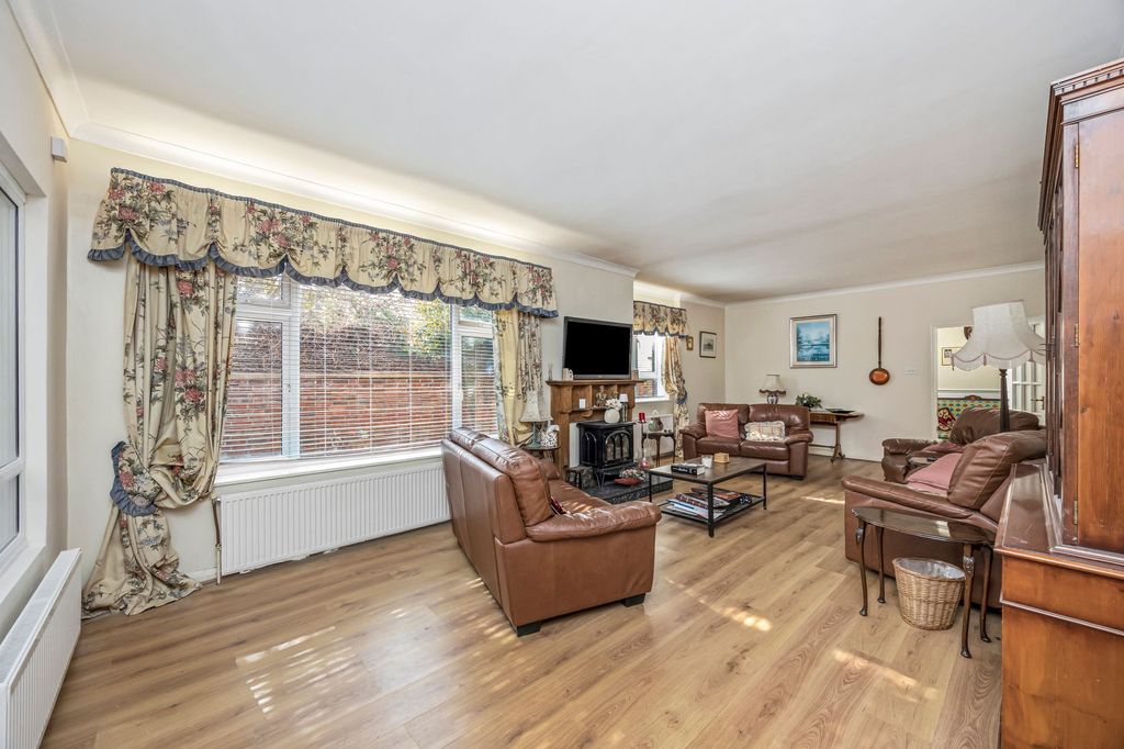 3 bed flat for salePrinces Square, Hove BN3 photo 5