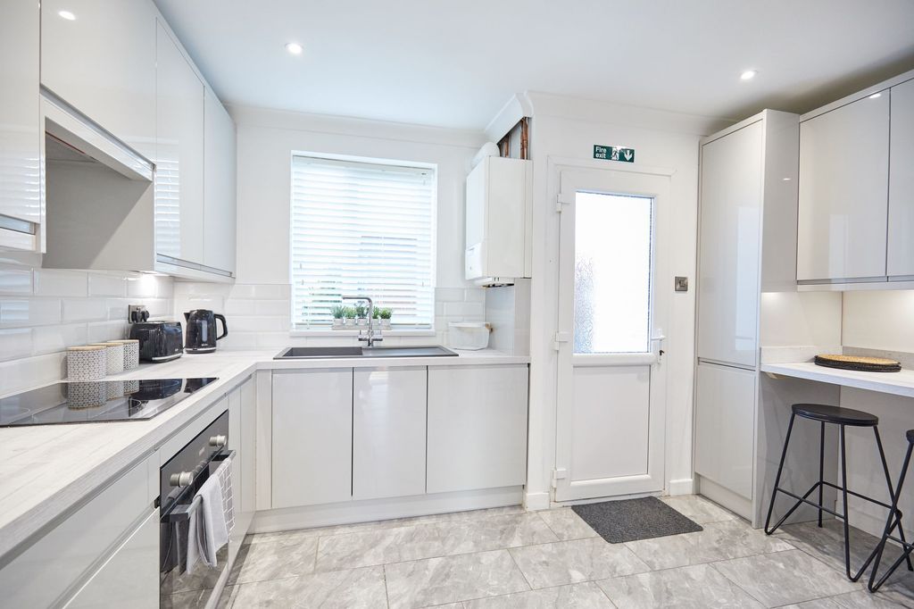 5 bed terraced house to rentBluebell Road, Norwich NR4