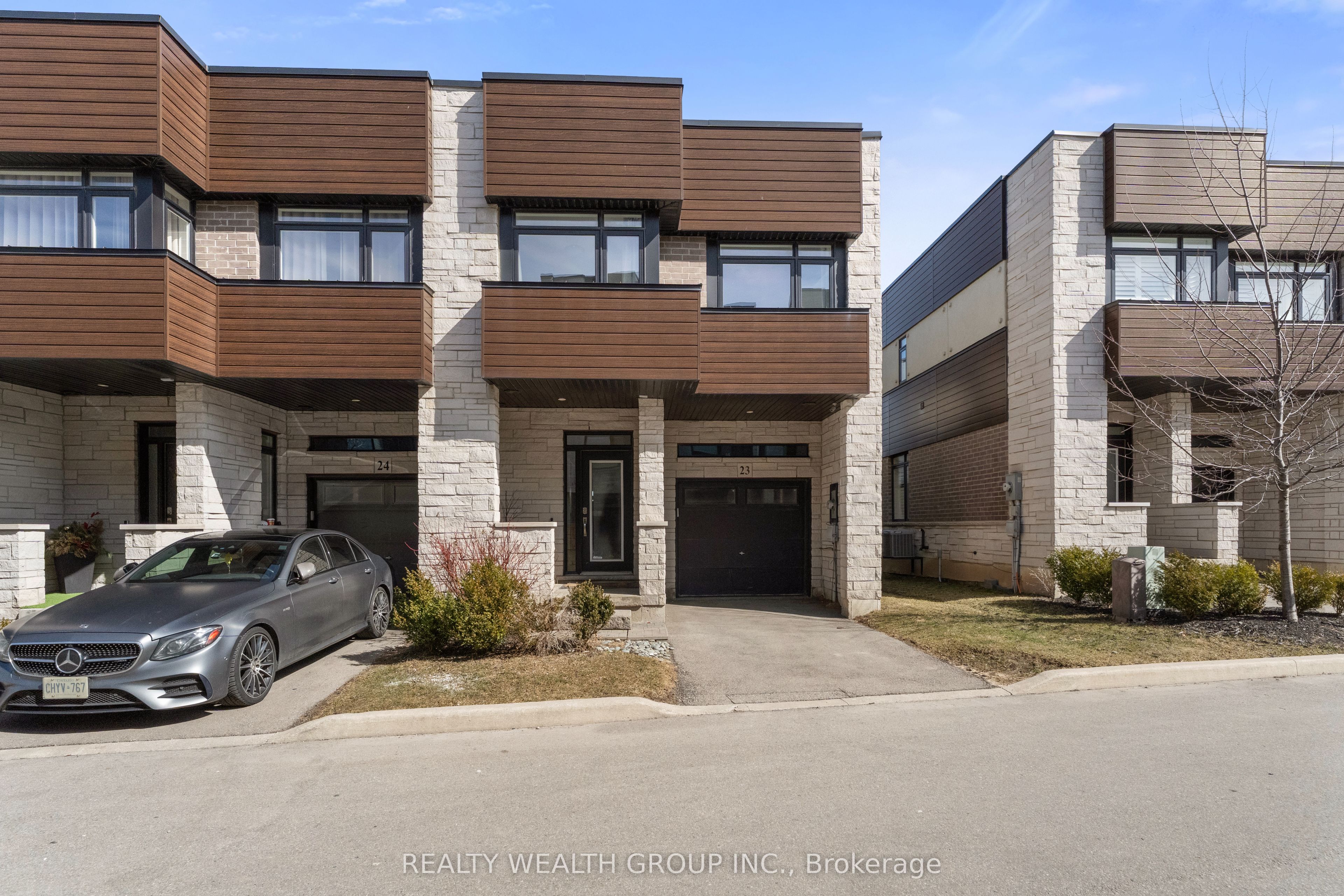 23-35 Midhurst Heights, Hamilton, ON, L8J 0K9