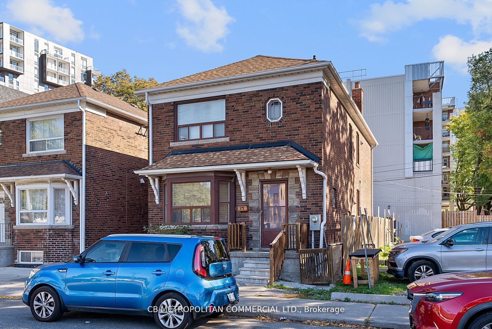 17 Augusta Avenue, Toronto, ON, M5T 2K7