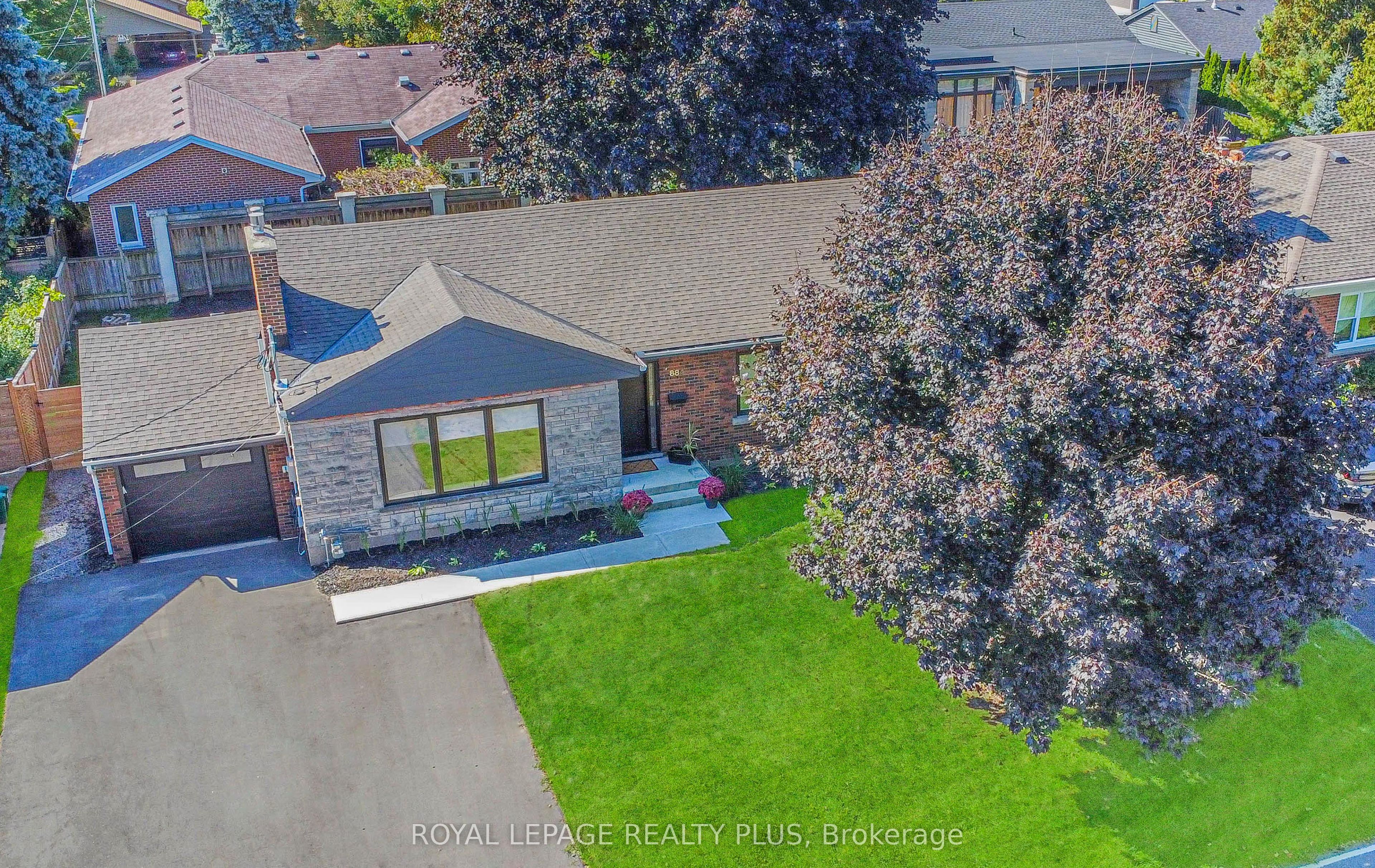 Additional image 2 of 884 Eagle Drive, Burlington, ON, L7T 3A4