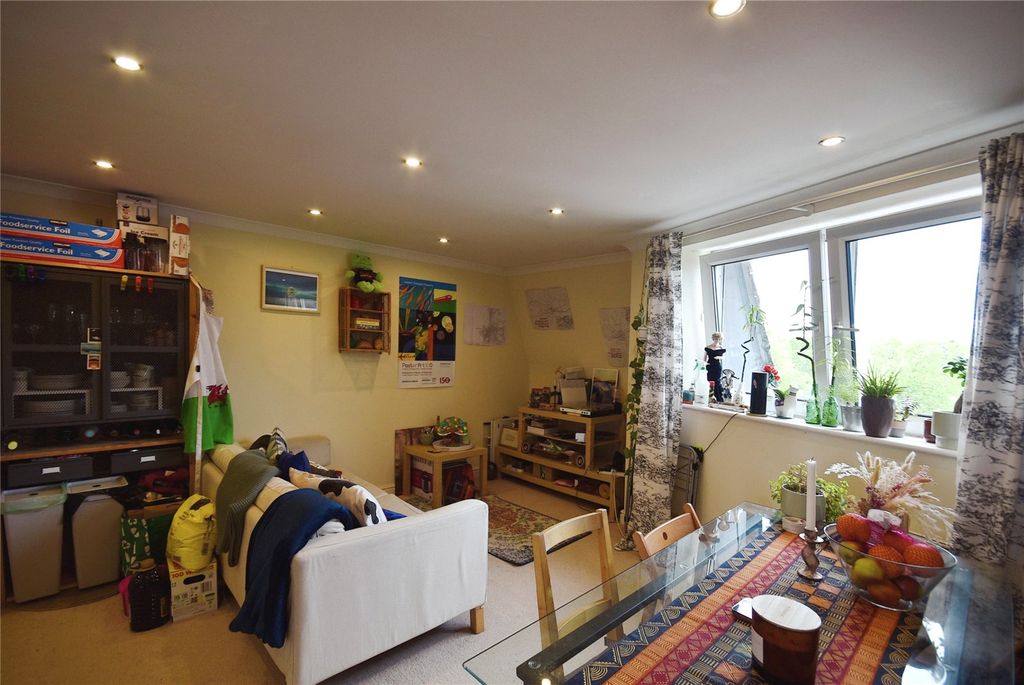 Additional image 6 of 2 bed flat for saleRhydypenau Road, Cyncoed, Cardiff CF23