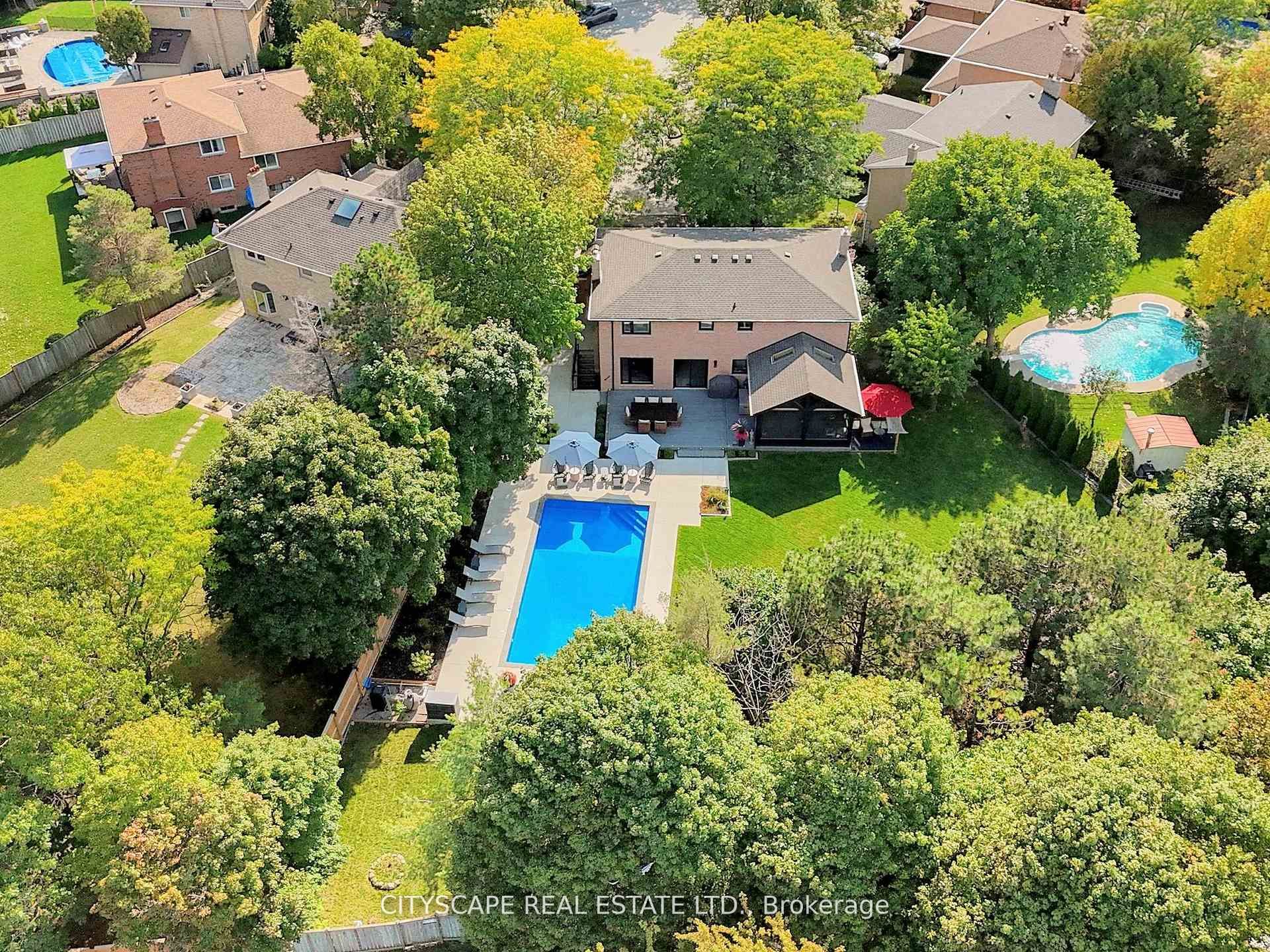 2585 Kenna Court, Mississauga, ON, L5K 2K4