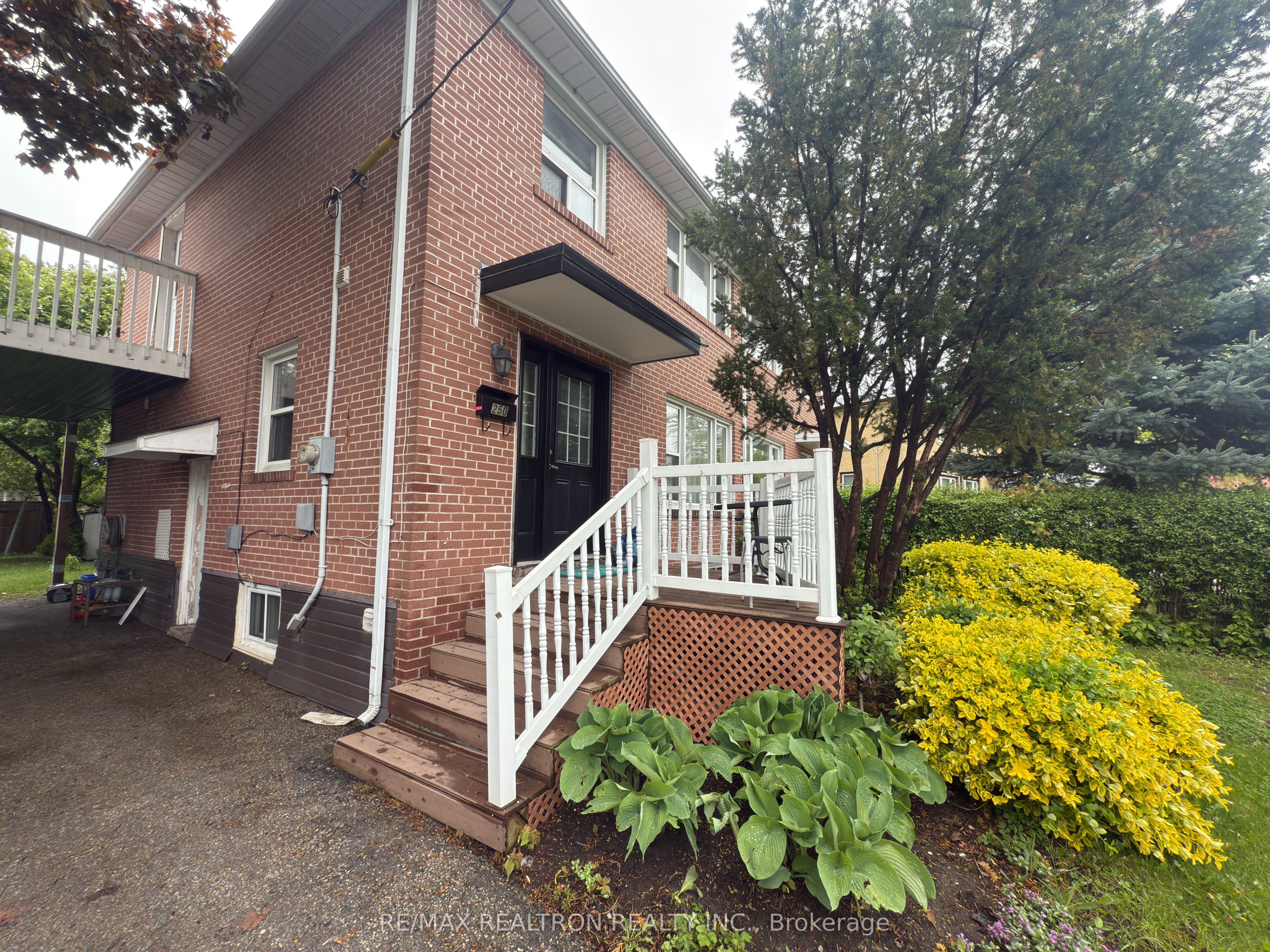 250 Mcconvey Drive, Richmond Hill, ON, L4C 3K2