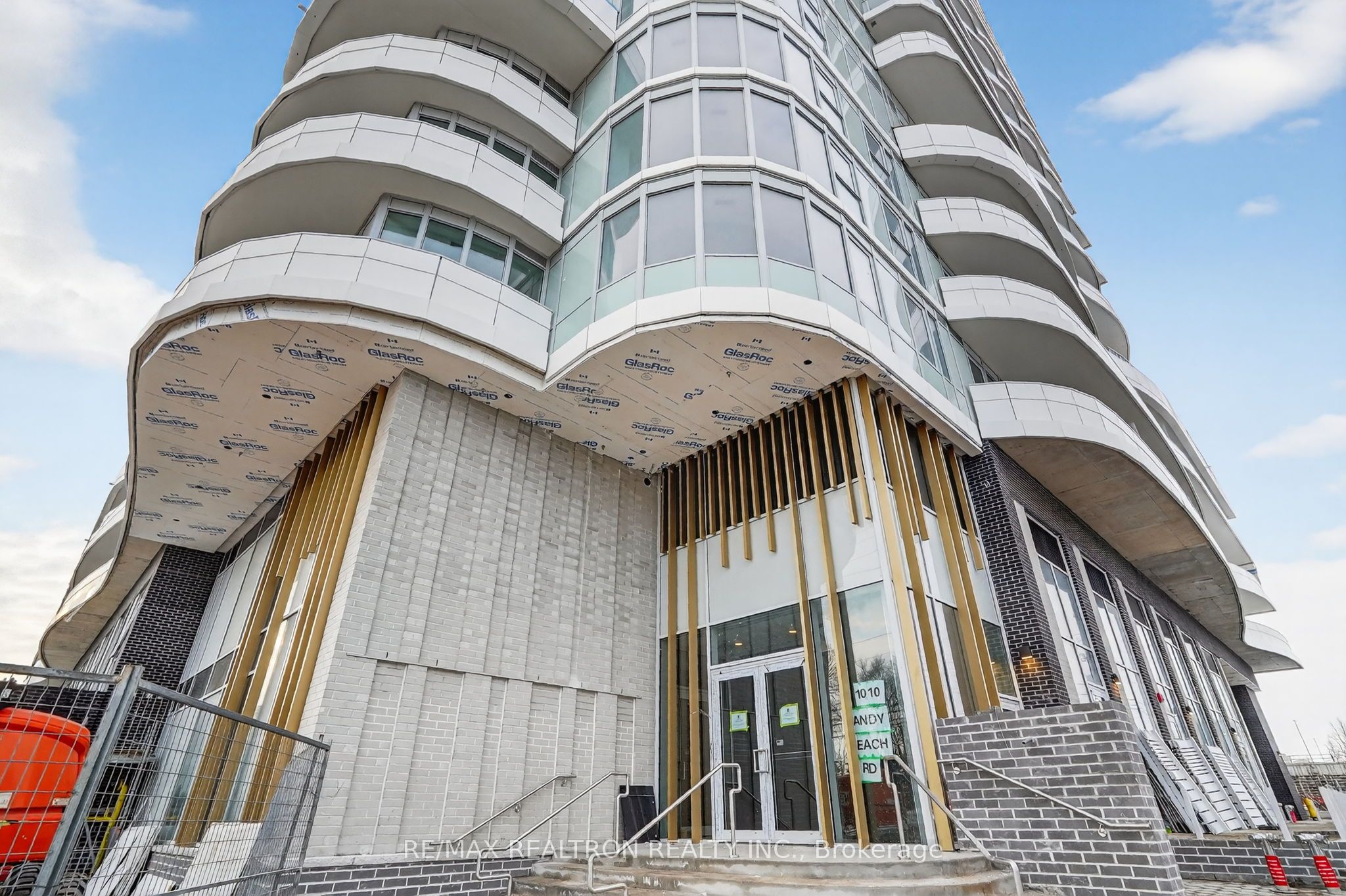 Additional image 3 of 2401-1010 Sandy Beach Road, Pickering, ON, L1W 0C7