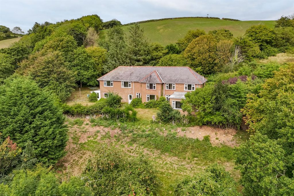 7 bed detached house for saleFairways, 22, Ar Y Bryn, Pembrey, Burry Port SA16