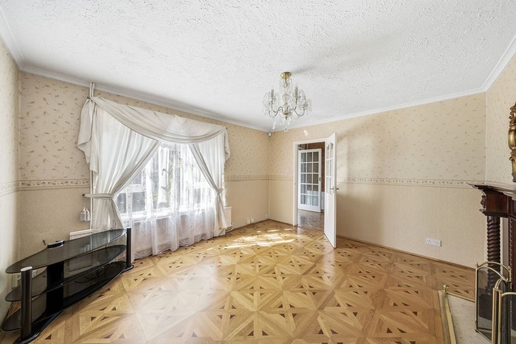 Additional image 2 of 5 bed semi-detached house for saleLong Reach Road, Cambridge CB4