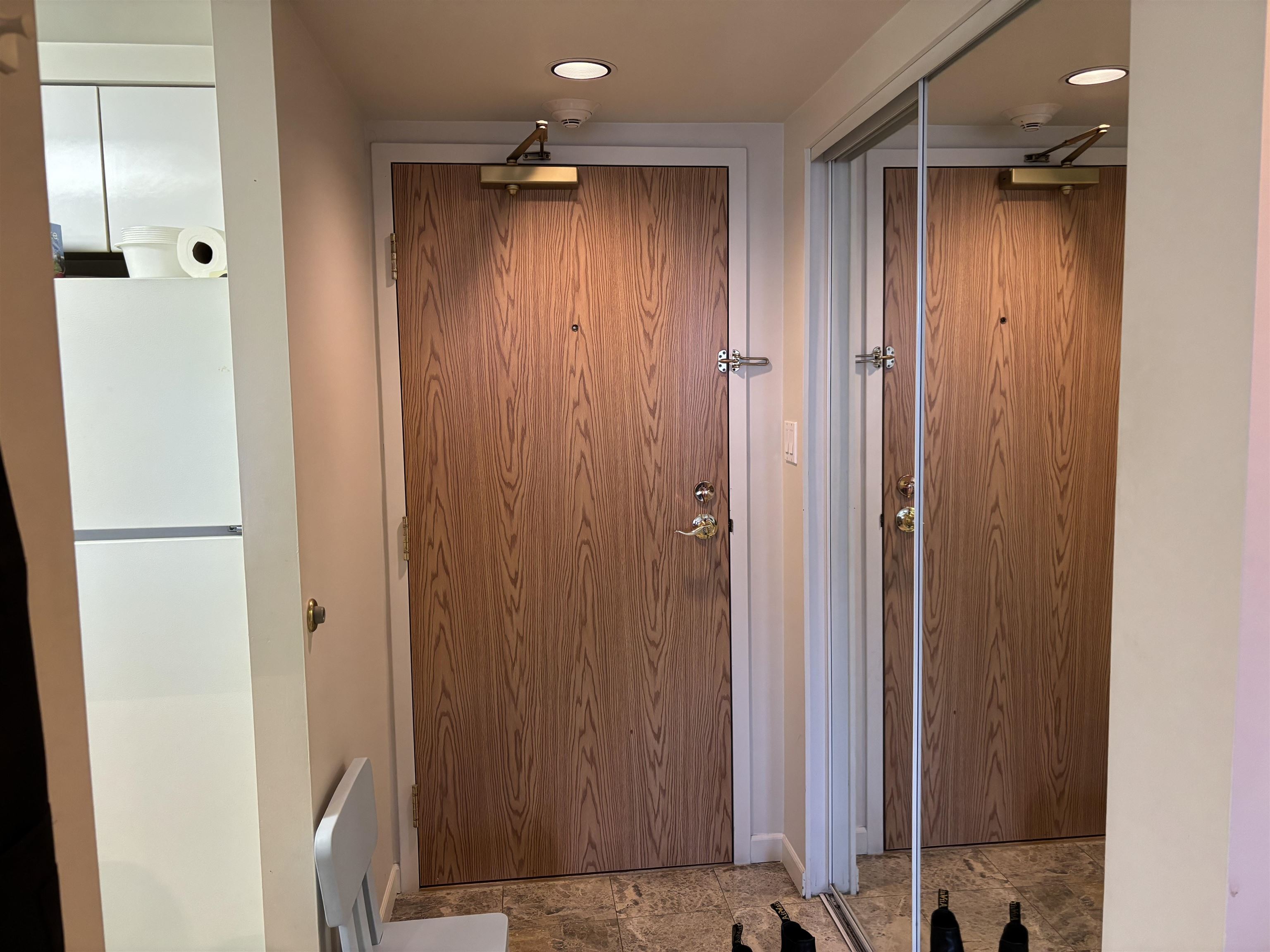 Additional image 4 of 1007-9633 Manchester Drive, Burnaby, BC, V3N 4Y9