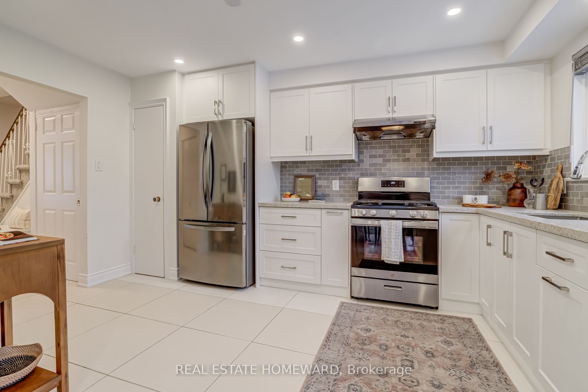 783 Dodsworth Crescent, Mississauga, ON, L4Y 2H8