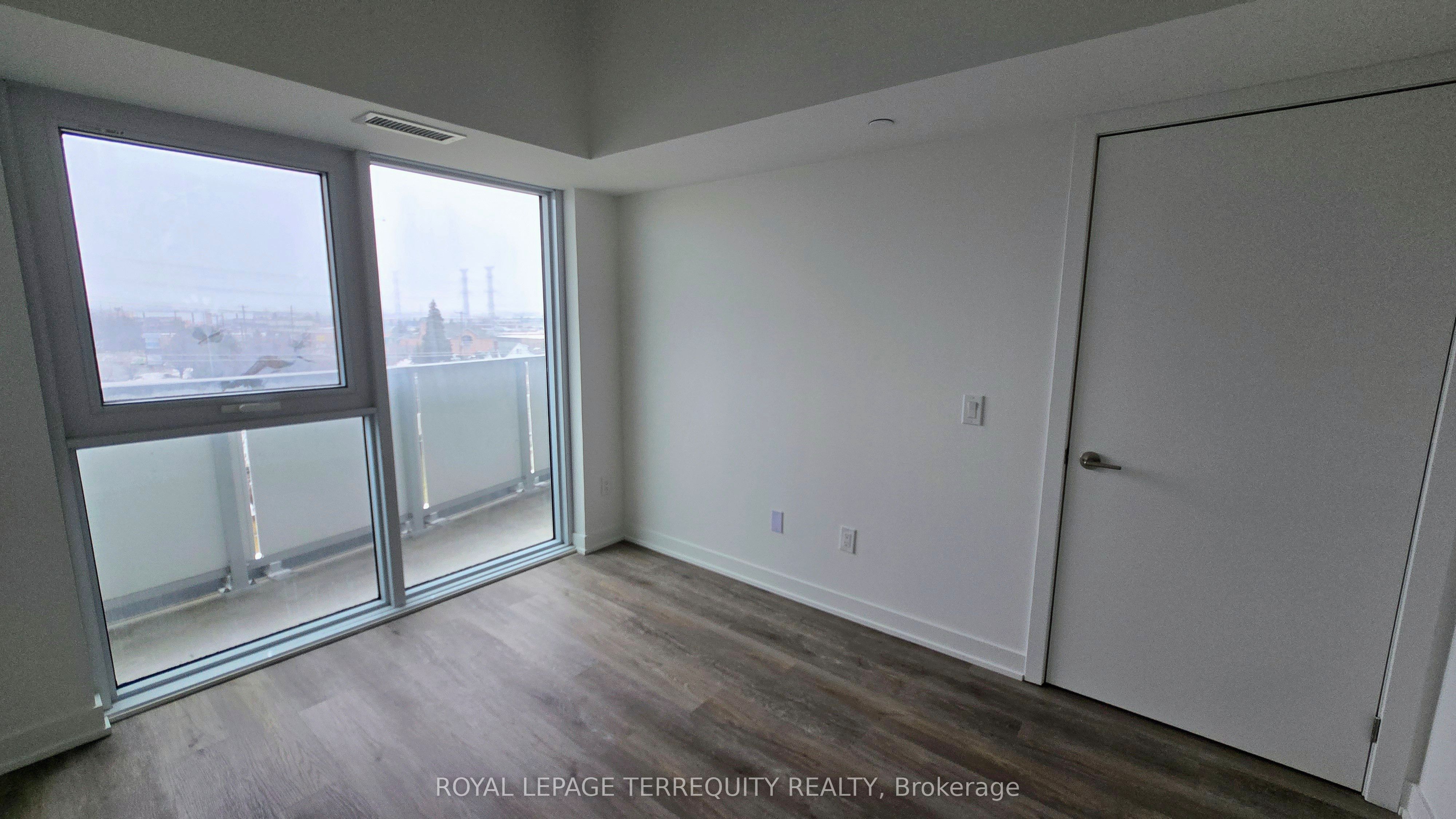 406-1010 Sandy Beach Road, Pickering, ON, L1W 0C7 photo 4
