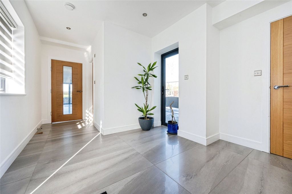 Additional image 28 of 8 bed detached house for saleGreen End Road, Bedford, Bedfordshire MK43