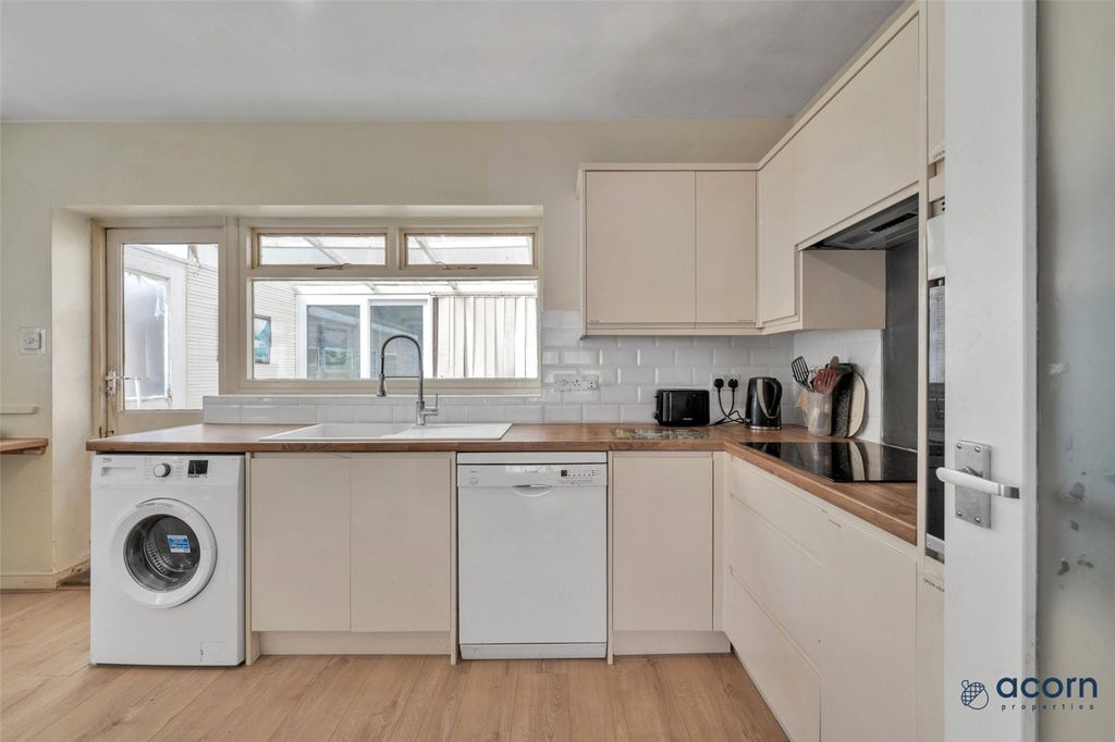 Additional image 9 of 3 bed semi-detached house for saleHill View Gardens, Colindale, London NW9