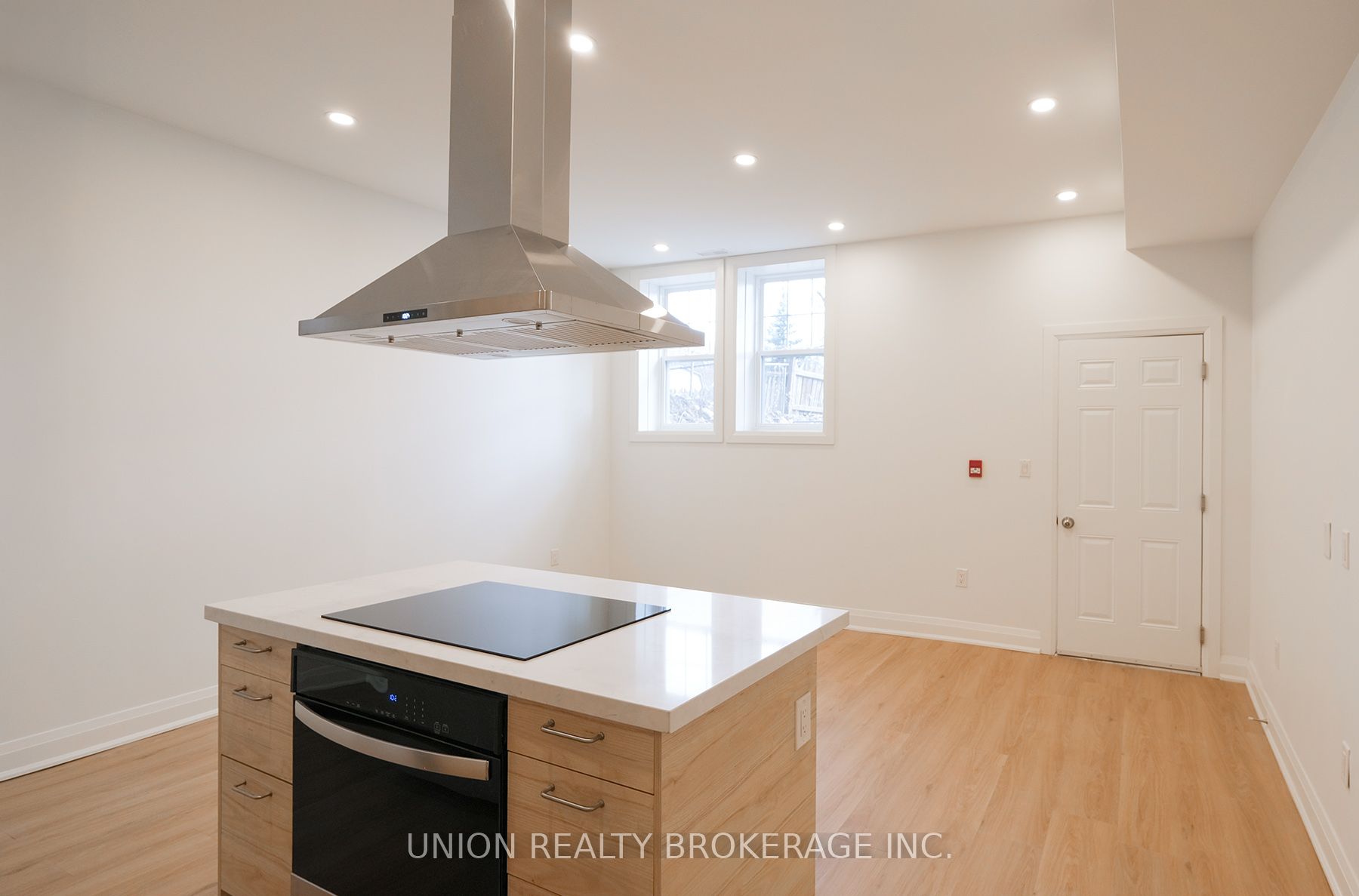 2-85 Beech Avenue, Toronto, ON, M4E 3H5 photo 3