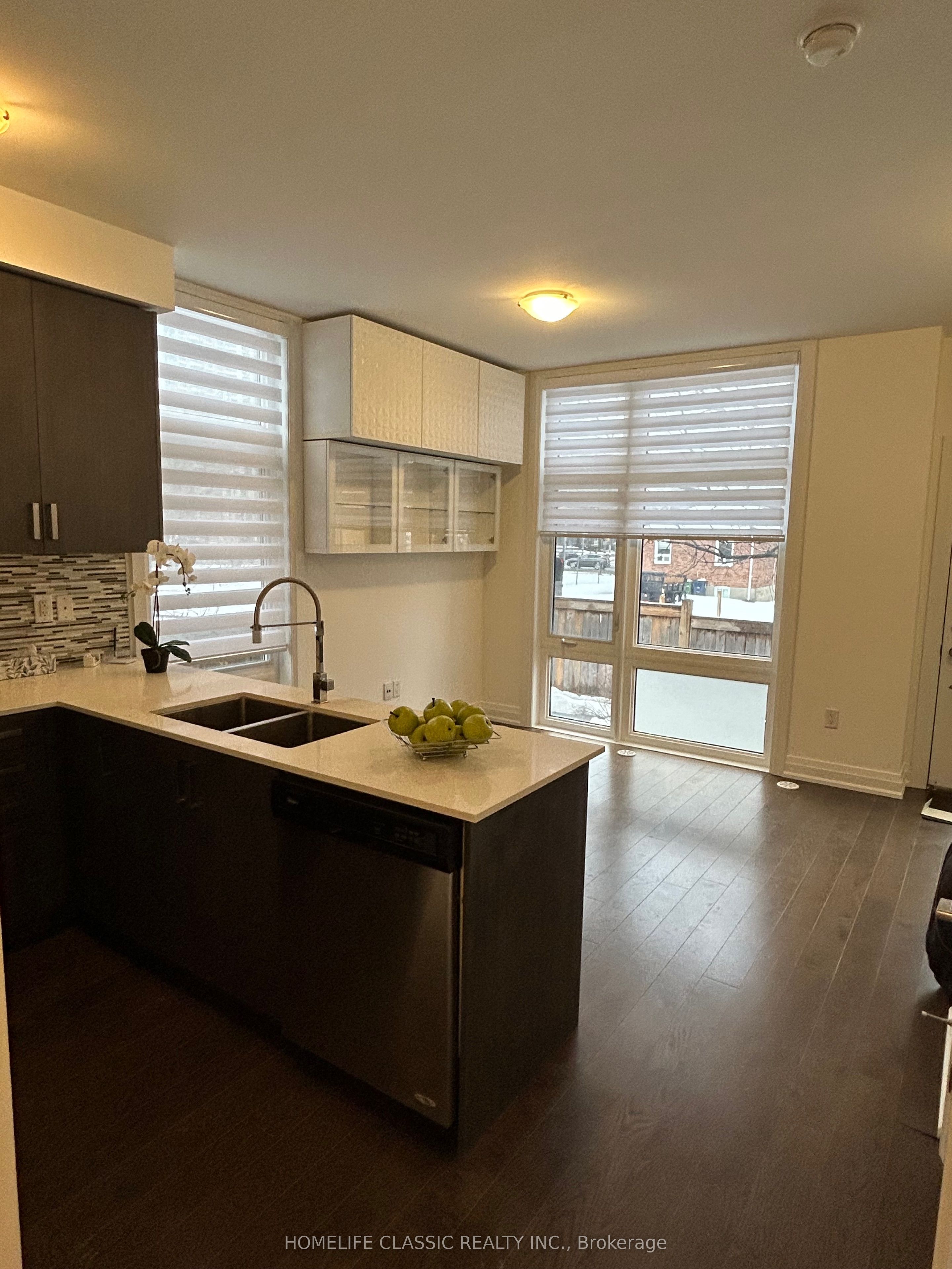 9-11 Eldora Avenue, Toronto, ON, M2M 0B5 photo 5
