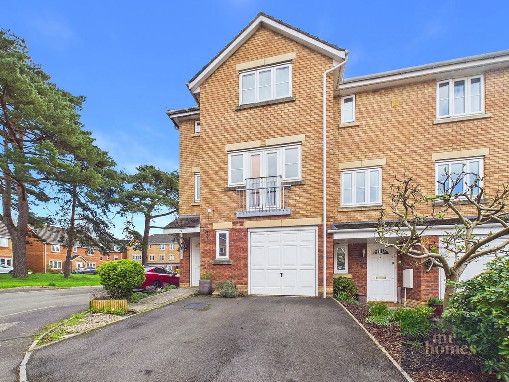 4 bed town house for saleReardon Smith Court, Fairwater, Cardiff CF5