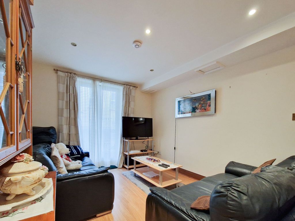 Additional image 2 of 2 bed flat for saleFlat 18 Kensington Court, St Helier JE2