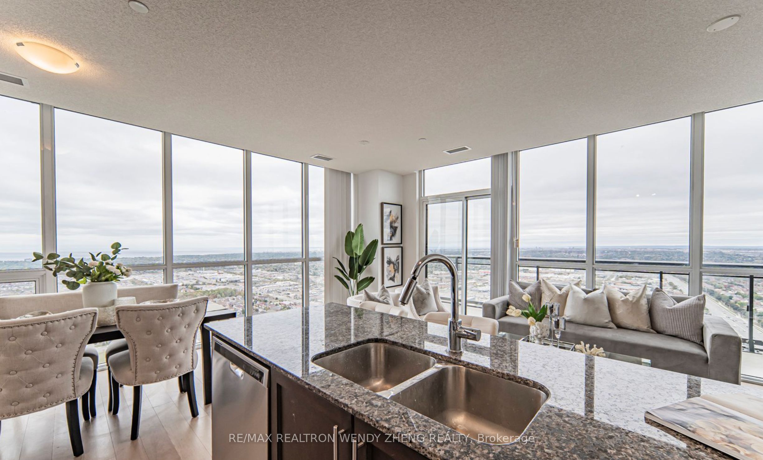 Additional image 4 of 4404-3975 Grand Park Drive, Mississauga, ON, L5B 4M6