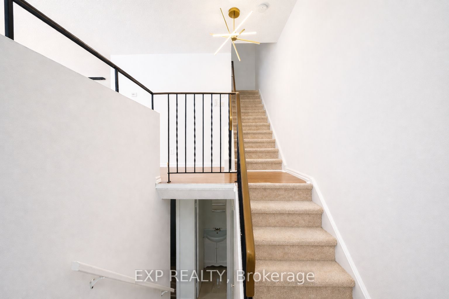 Additional image 3 of 11C Sonnet Crescent, Ottawa, ON, K2H 8W8