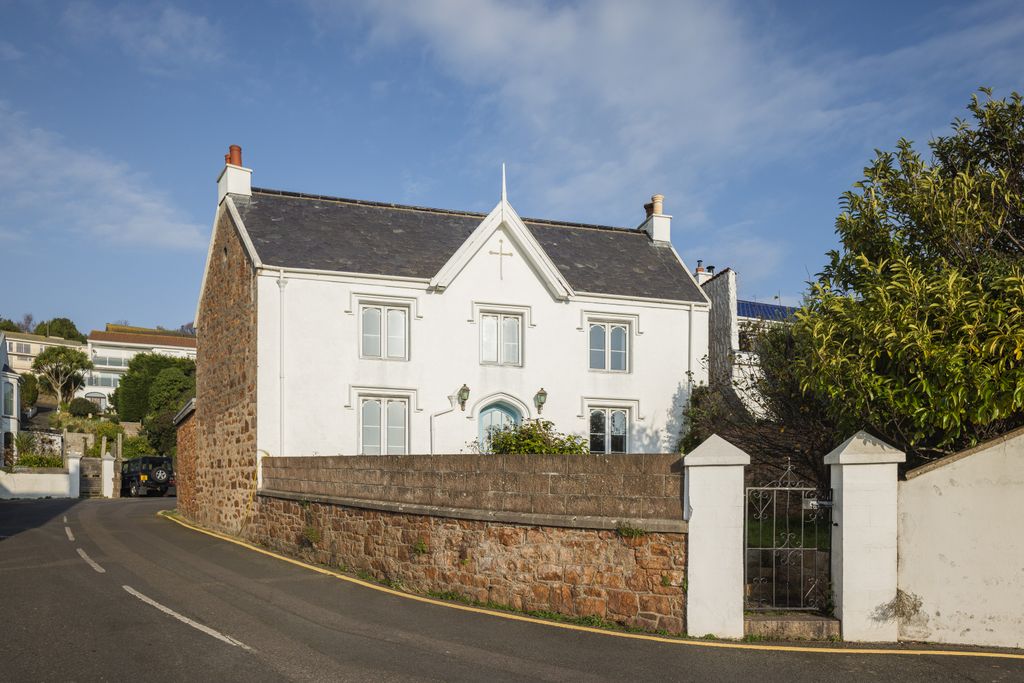 Additional image 3 of 5 bed detached house for saleLe Mont Cambrai, St. Lawrence, Jersey JE3