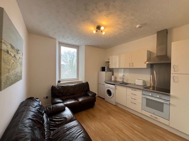 2 bed flat to rentMenzies Road, Torry, Aberdeen AB11