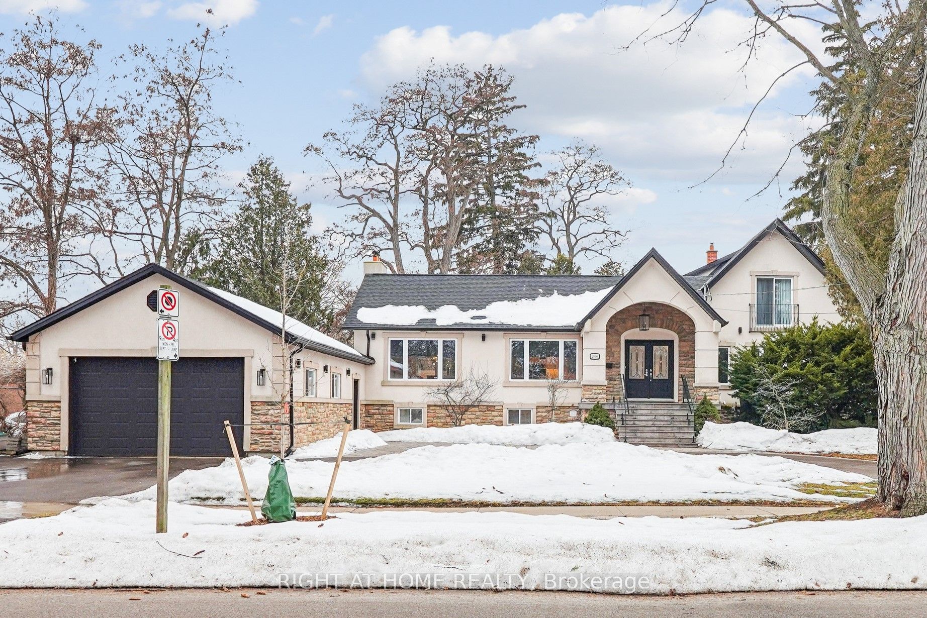 Additional image 3 of 2090 Stonehouse Crescent, Mississauga, ON, L5H 3J1
