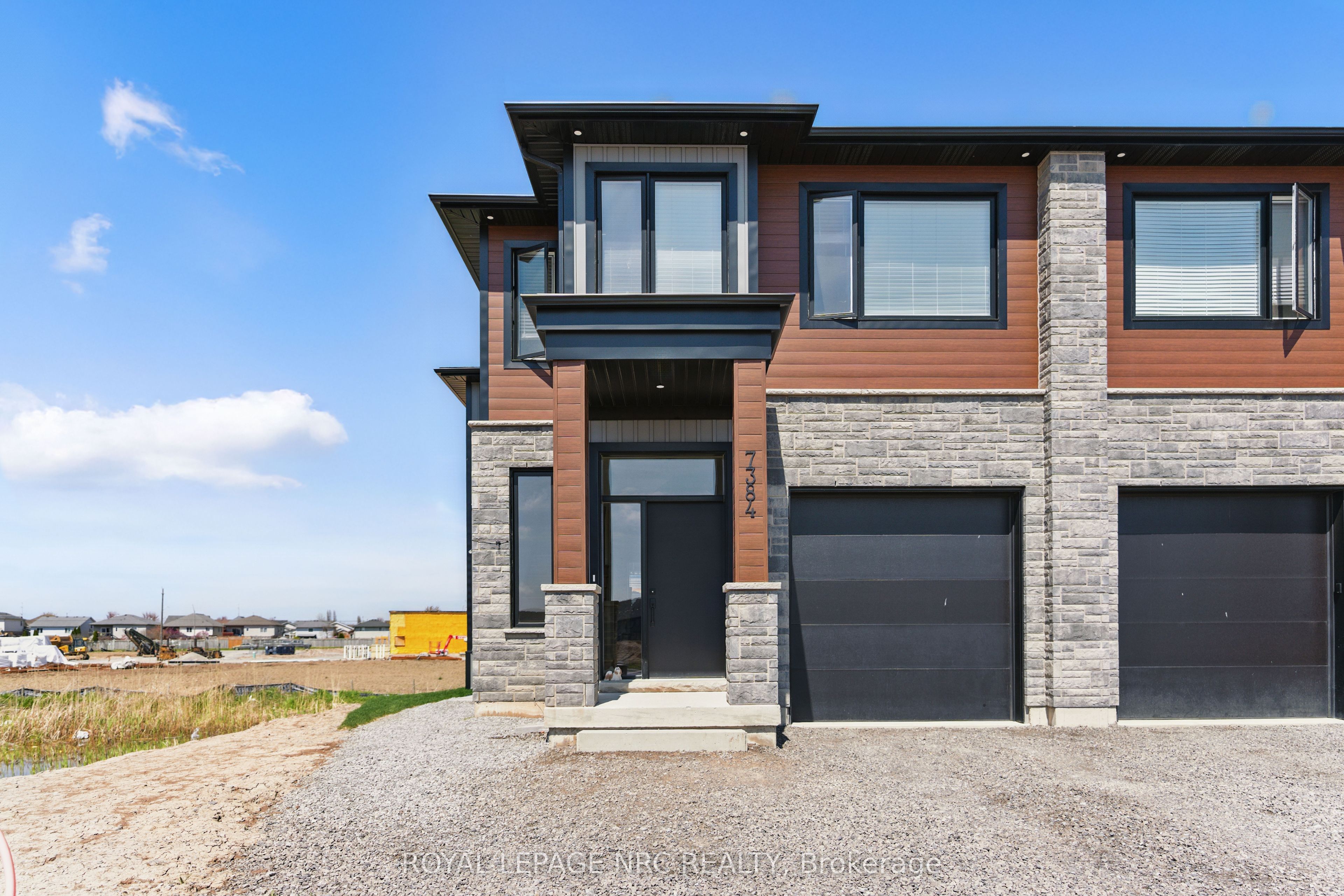 7384 Splendour Drive, Niagara Falls, ON, L2H 3V8