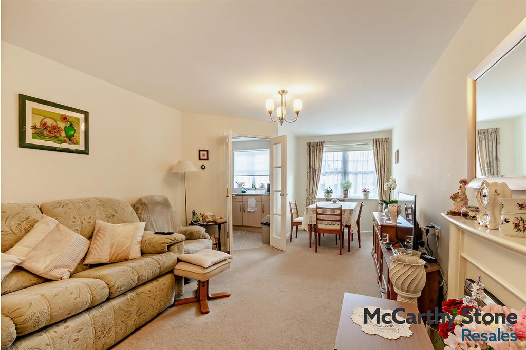 2 bed flat for saleHartwell Court, Church Street, Eastwood, Nottingham NG16