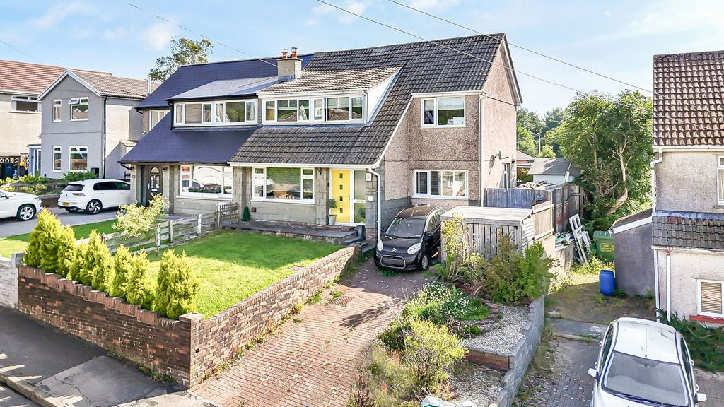4 bed semi-detached house for saleStonebridge Road, Rassau NP23