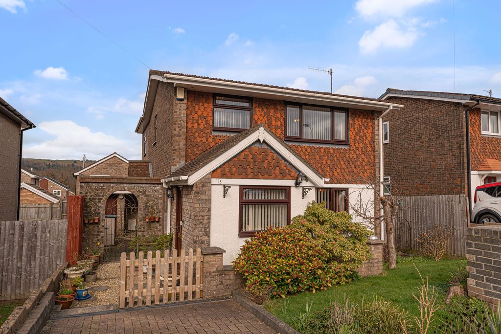 4 bed detached house for saleAlder Close, New Inn NP4