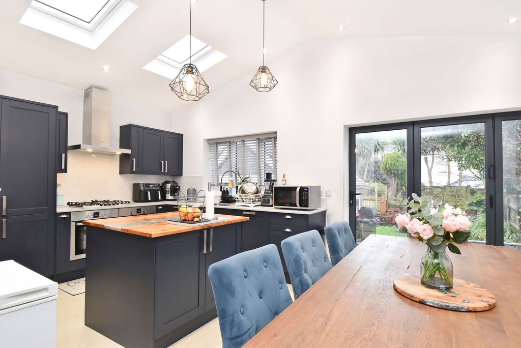 Additional image 8 of 3 bed semi-detached house for saleCarlton Road, Newport NP19