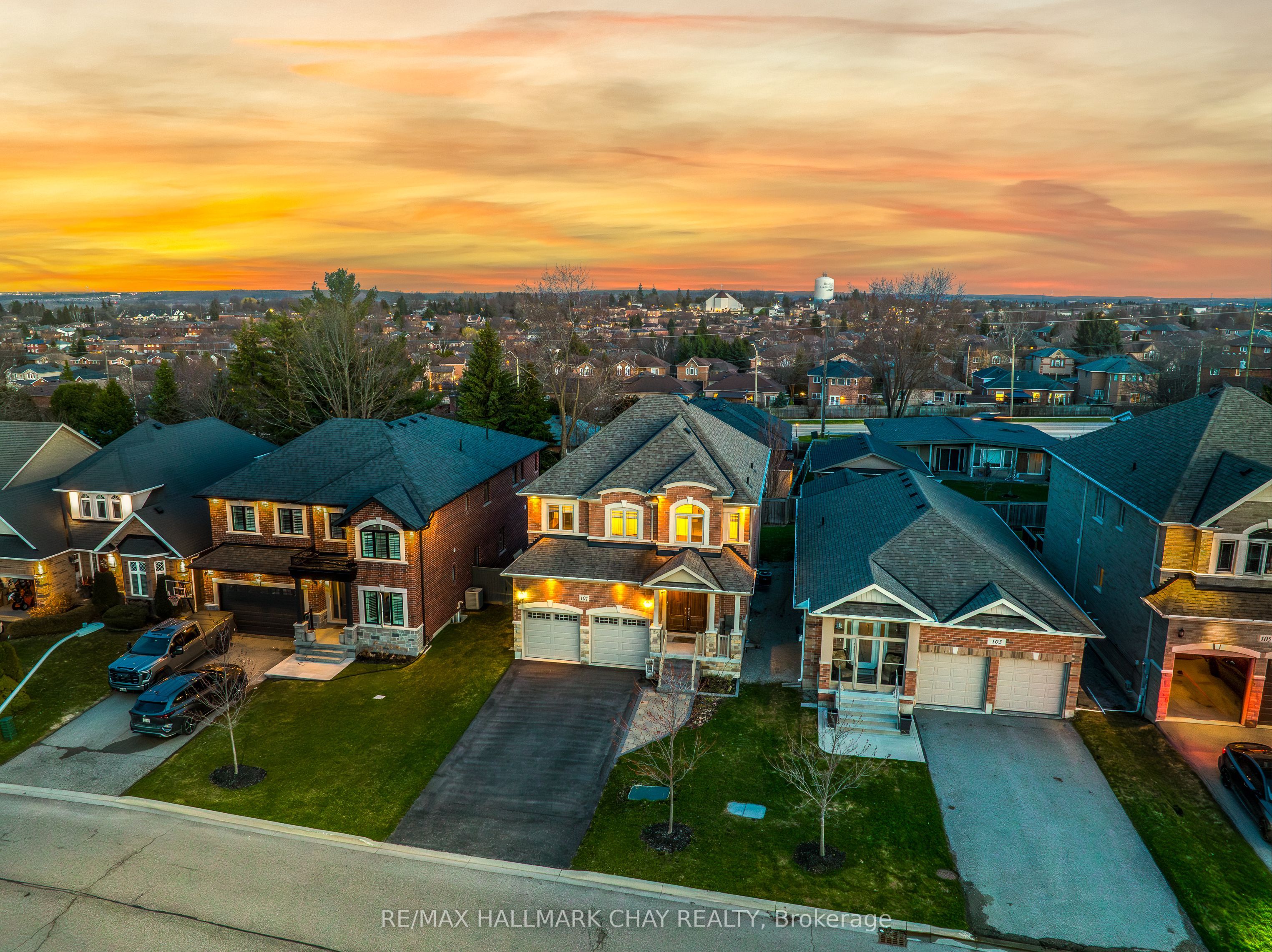 101 Gardiner Drive, Bradford West Gwillimbury, ON, L3Z 3G2