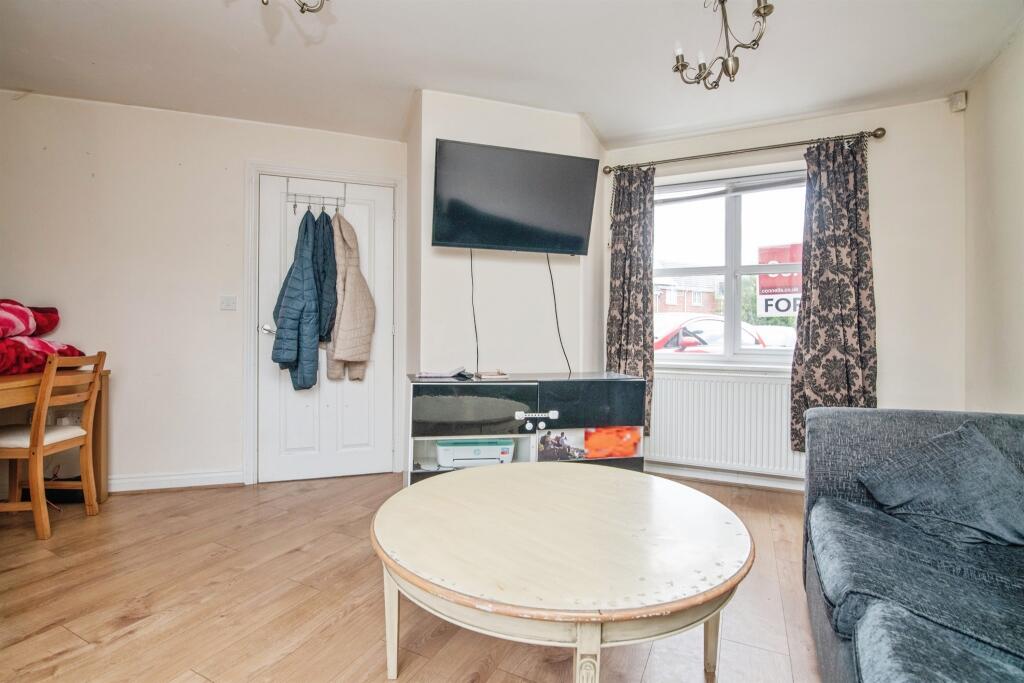 York Crescent, WEST BROMWICH photo 3