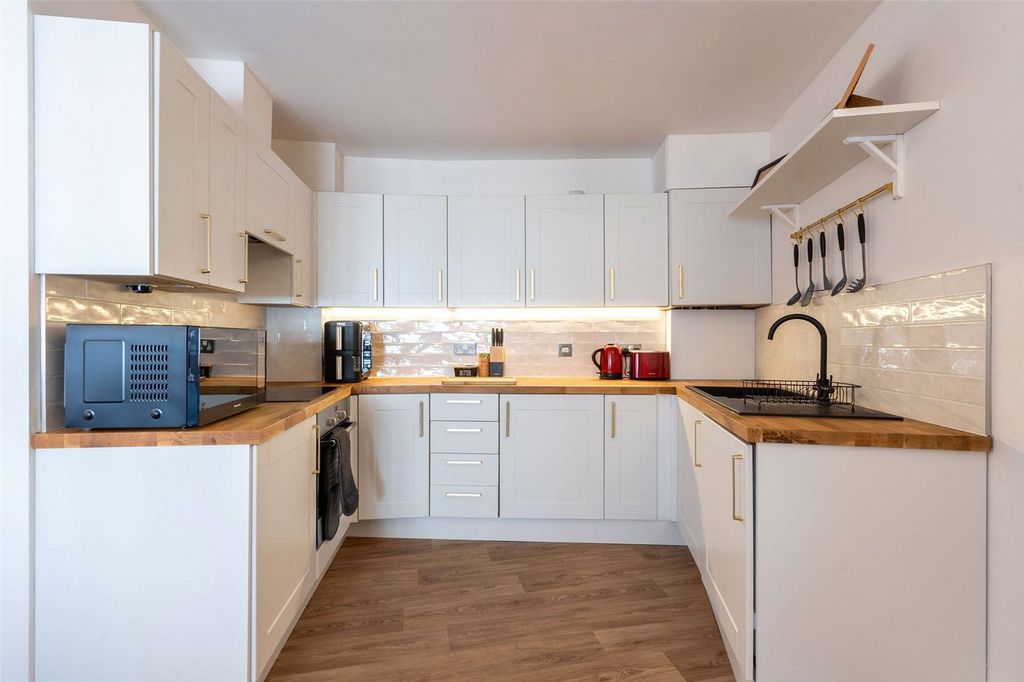 2 bed flat for sale16 The Old Corn Exchange, Sandgate, Berwick-Upon-Tweed TD15 photo 3