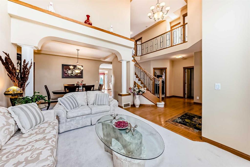 Additional image 5 of 40 Royal Highland Court NW, Calgary, AB, T3G4Y2