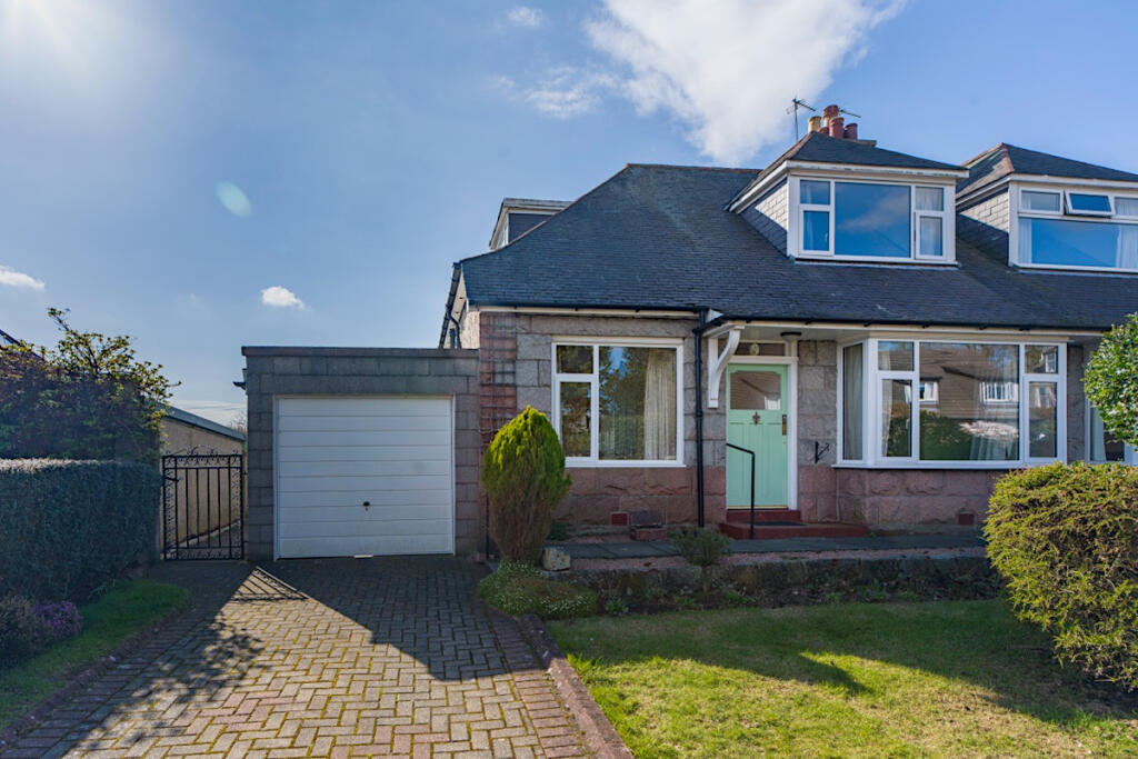 Craigton Road, Aberdeen, AB15