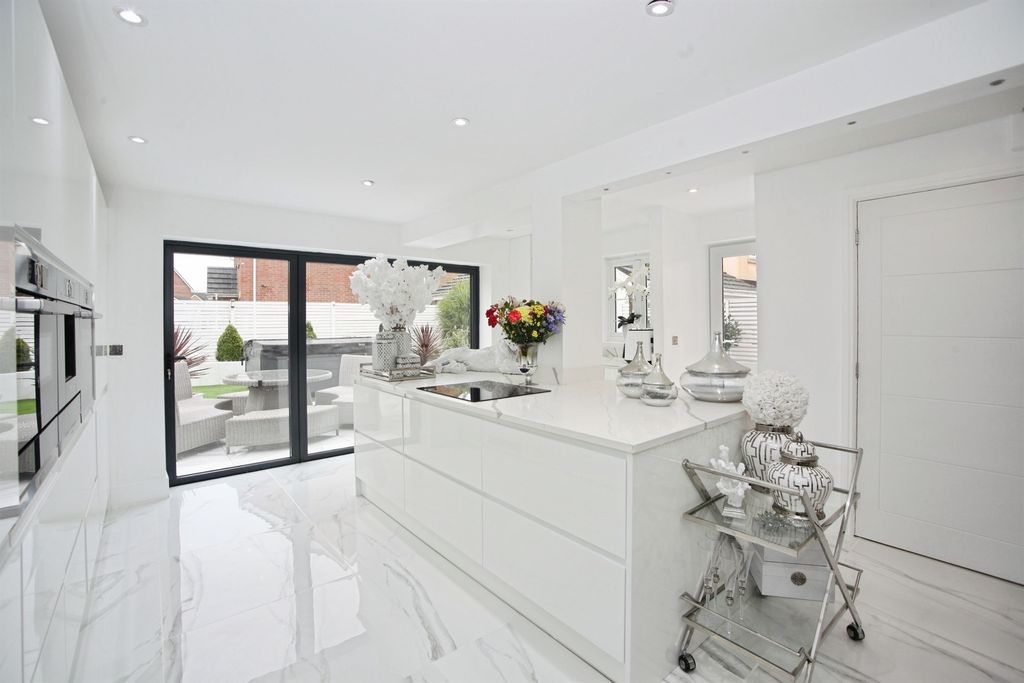 Additional image 10 of 4 bed detached house for saleSword Hill, Caerphilly CF83
