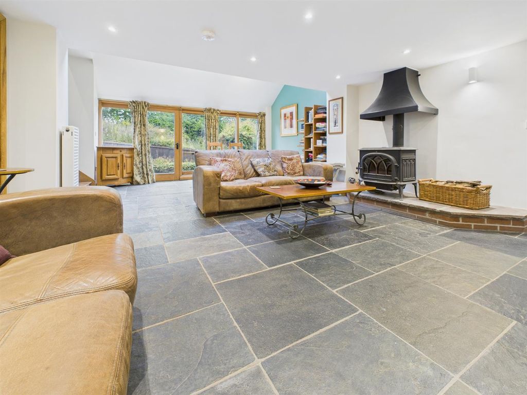 4 bed cottage for saleDevauden, Chepstow NP16 photo 3