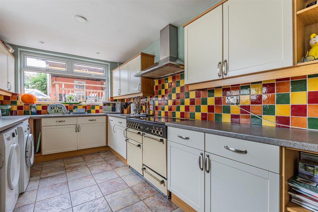 Additional image 6 of 4 bed property for saleLlwyn -Y- Grant Road, Penylan, Cardiff CF23