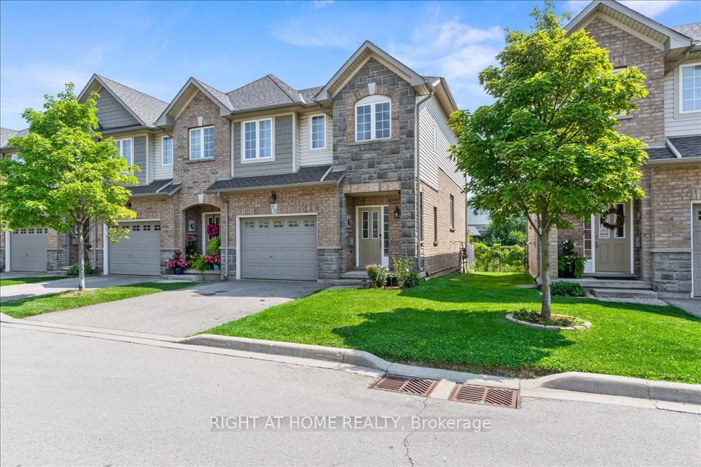 12-40 Dartmouth Gate, Hamilton, ON, L8E 0C4