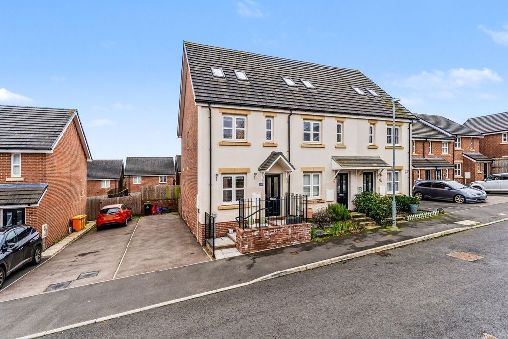 3 bed semi-detached house for saleBretherton Way, Llantilio Pertholey, Abergavenny NP7