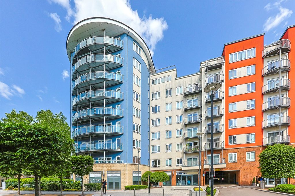 3 bed flat for saleHeritage Avenue, Beaufort Park, Colindale NW9