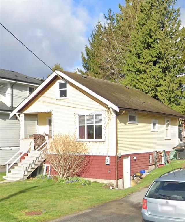 215 Ninth Avenue, New Westminster, BC, V3L 2A2