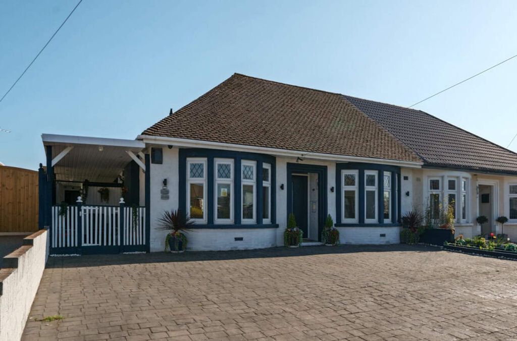 4 bed semi-detached bungalow for saleTyn-Y-Parc Road, Cardiff, Cardiff CF14