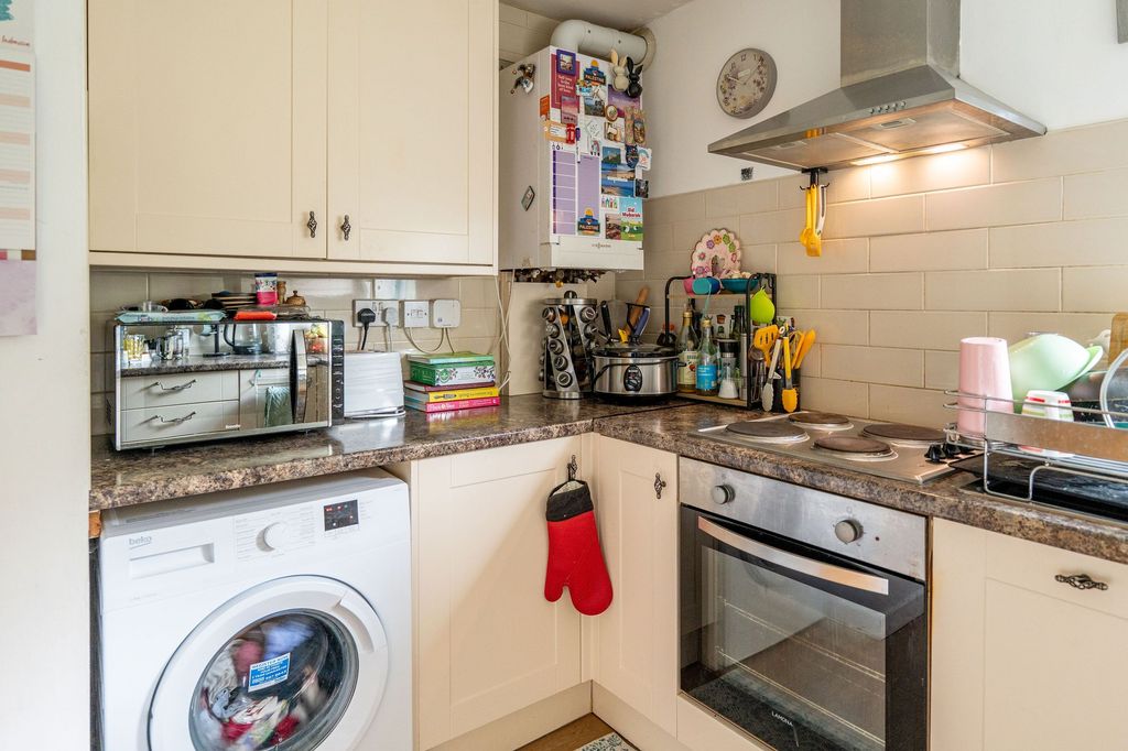 Additional image 3 of 2 bed flat for saleThe Crescent, Llandaff CF5
