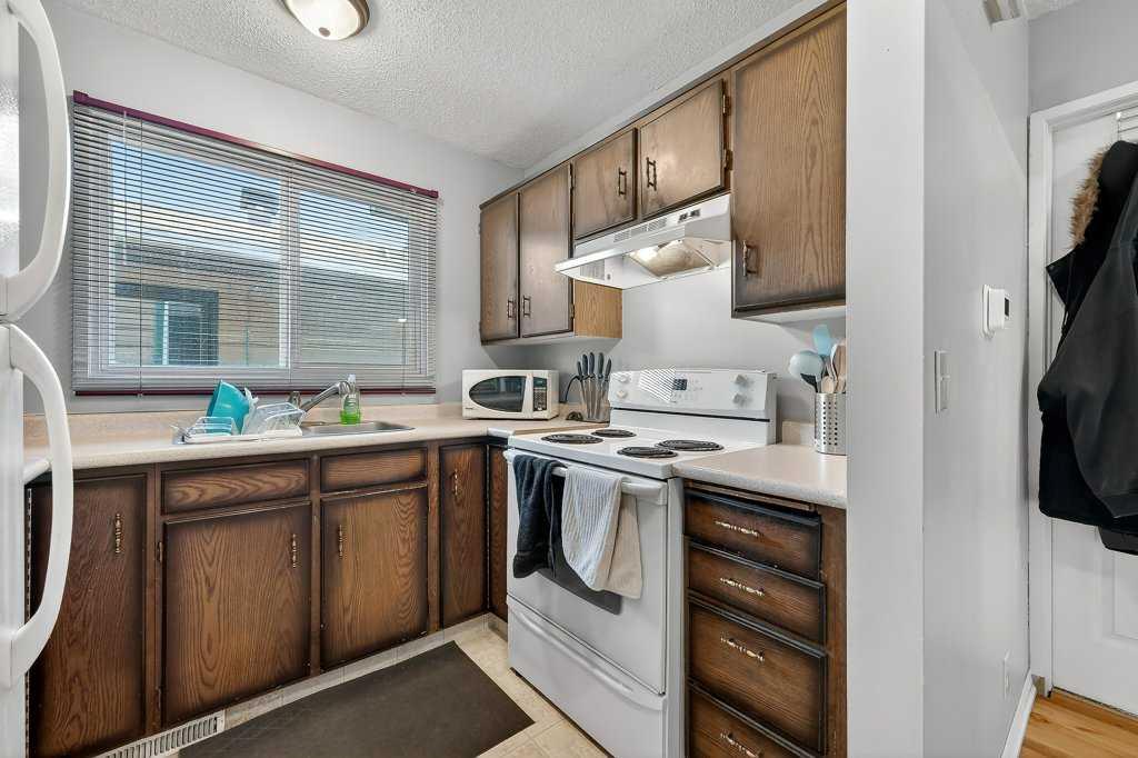 Additional image 6 of 60 Bermuda Court NW, Calgary, AB, T3K 1H3
