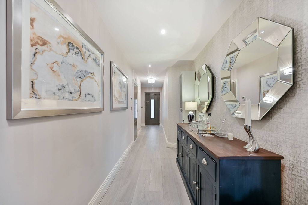 Additional image 11 of 2 bed flat for saleSt. Ives Road, Maidenhead SL6