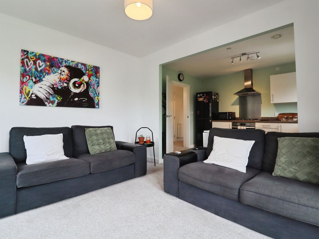 2 bed flat for saleBraunton Crescent, Llanrumney, Cardiff CF3 photo 5